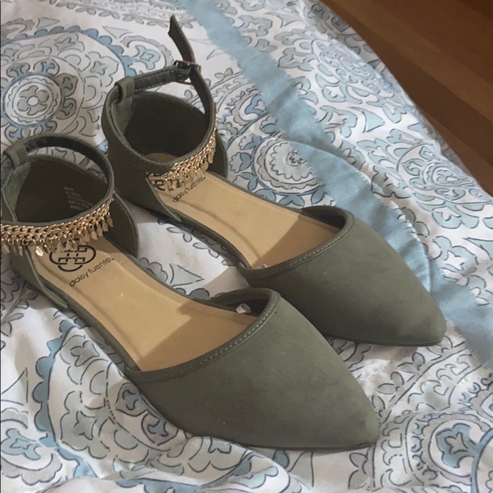 Women’s sandals